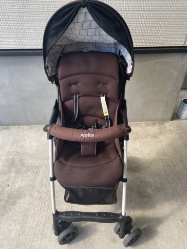 Apricaマジカルエアープラス•軽量•生後7ヶ月から•説明書付き