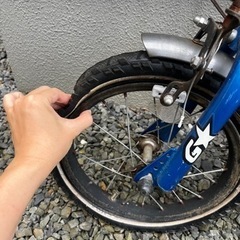 お取引中　あげます！子供用自転車　前輪パンク中　使用感やサビ等ありの画像