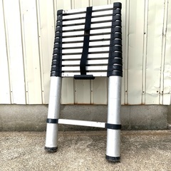 伸縮自在 コンパクト収納 自動ロック アルミ製 スライド式はしご 伸縮 3.8m 梯子 ハシゴ 脚立 アルミ製 高所作業 中古　の画像