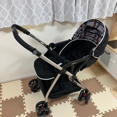 アップリカ　オプティアAC ジェットブラック　ベビーカーの画像