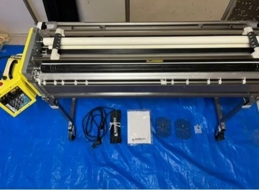 極東　クロス用糊付け機