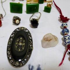 まとめて　アクセサリーセット　いろいろ多数　おしゃれ　ファッション　小物　装飾品　ネックレス　指輪　イヤリング　ブローチ　ケース付の画像