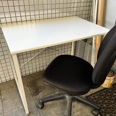 【無料・・0円】デスク　椅子　など