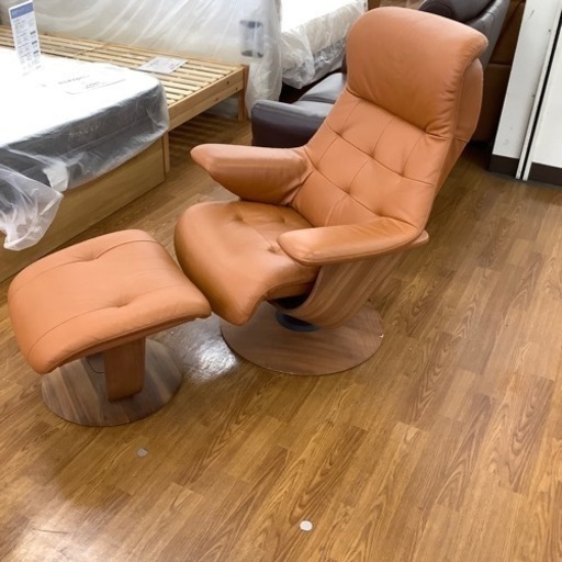お安くなりました！karimoku カリモク オットマン付きリクライニング