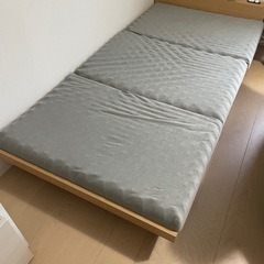 折りたたみマットレスの画像