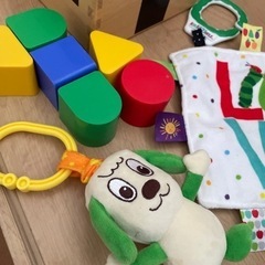 赤ちゃん玩具セットの画像