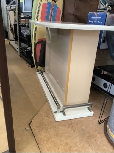 スイング扉付き受付カウンター　リサイクルショップ宮崎屋　佐土原店　23.9.30F スイング扉付き受付カウンター リサイクルショップ宮崎屋 佐土原店