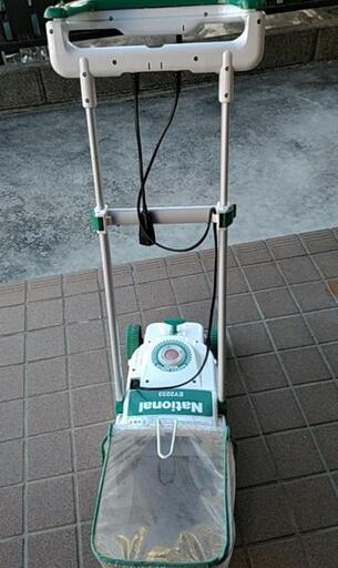 芝生刈り機