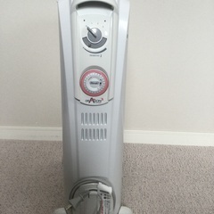 値下げしました★中古★デロンギ・オイルヒーター【D081569ECF】1500Wの画像