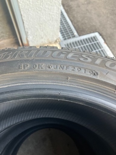 冬タイヤ(スタッドレスタイヤ)ブリヂストンVRX 215/45R17