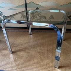 《お譲り先決まりました》　サイドテーブルの画像
