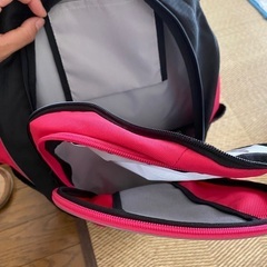 テニスラケット収納リュックの画像