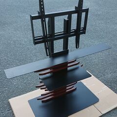 🔴テレビスタンド～55インチ🔴スチール製で重量感があり安定しています🔴細い棚の左右幅100、全高99、 細い棚と一番上のボルト穴までが46🔴ボルト金具は左右にスライドし25～43.5cm🔴棚は大小3段ですの画像