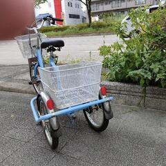 三輪電動アシスト自転車の画像