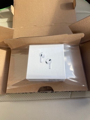 1000円引き　Lightning充電ケース付きAirPods（第3世代）