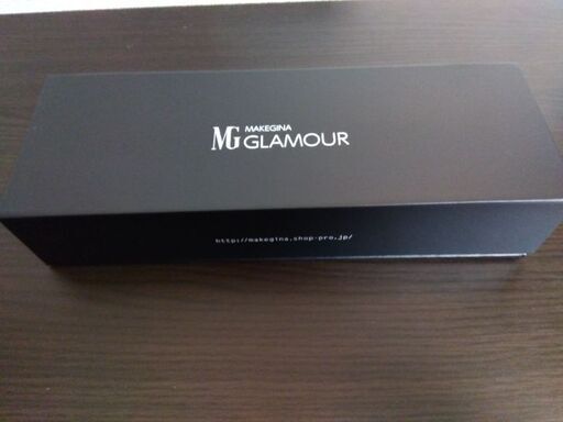 ブラシ型ヘアアイロン　MAKEGINA GLAMOUR