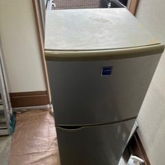 2ドア冷蔵庫　140L 引き取り決まりましたの画像