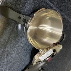 ほぼ新品！圧力鍋の画像