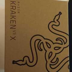 Razer Kraken V3 X ゲーミングヘッドセット Black 7.1 サラウンドサウンド TriForce 40mm ドライバー 単一指向性マイク ノイズキャンセリング ChromaRGB対応 超軽量285g PS5 PC Switch スマートフォンの画像