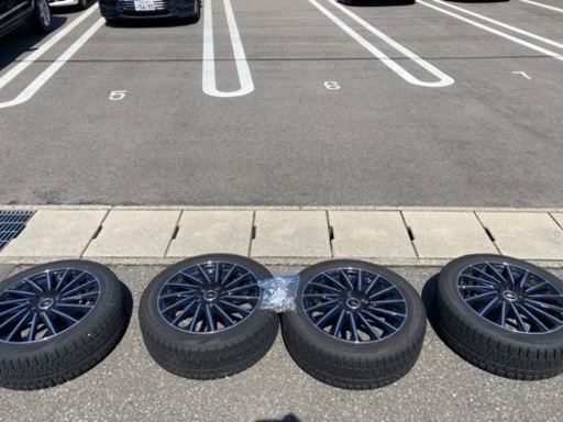 ホンダのインサイトに使用したスタットレスタイヤ　215/50R17