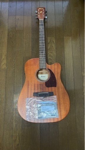 エレアコギターIbanez【割り目あり】