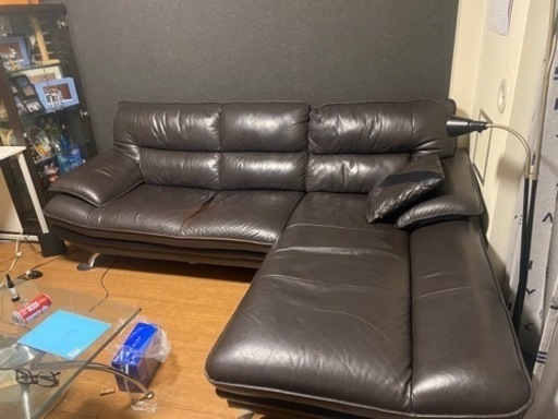 三人掛け高級ソファーの出品です！