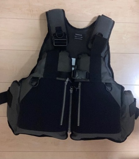 シマノ　ロックショアベスト（未使用）