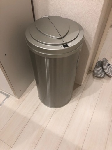 自動開閉ゴミ箱