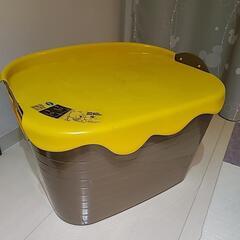 プーさん　やわらかバケツ　蓋付き