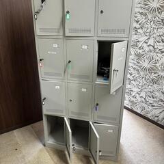 スチールロッカー