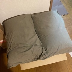 大きい枕　２個