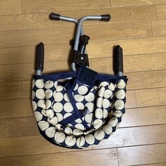 チャイルドシート　机に付けるタイプの画像