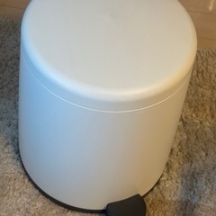 ゴミ箱 足元ペダル付き 丸