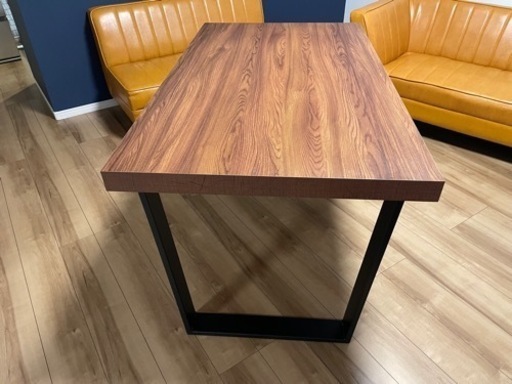 ダイニングテーブル　商談中