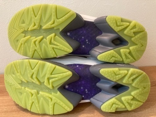 【新品未使用】【送料無料】ポンプフューリー95 白　27.5cm