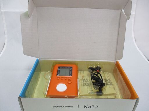 597  i-walk （アイ・ウォーク）　LCD  game  ＆  FM  radio 　　オレンジ色