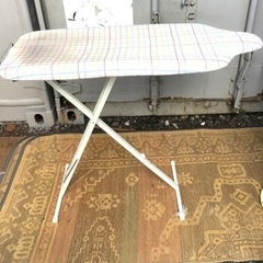 中古　アイロン台　高さ54〜77cm