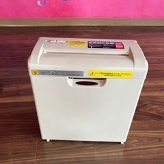ペーパーシュレッダーの画像