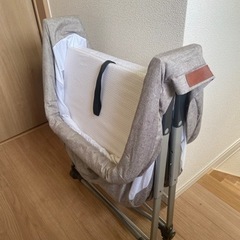 ベビーベッド ゆりかご 折りたたみ 添い寝ベッドの画像