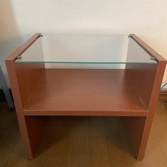 サイドテーブル