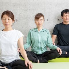 初心者の方のために～秋はヨガで体も心もリラックス～