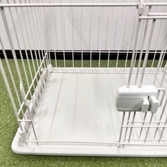 （単体可・未使用）ペット用ゲージ白　トレー付きスライドドア（STS-400T・アイリスオーヤマ)の画像