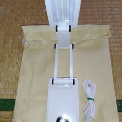 LEDライト.折りたたみ式.USBコード付き!新品未使用品!