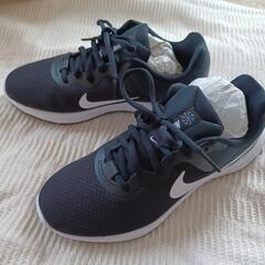 新品ナイキスニーカー24㎝レボリューション
