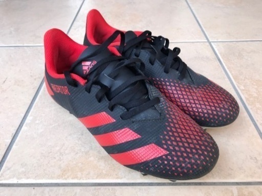 adidas プレデター　サッカースパイク