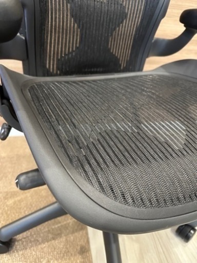 【新品総額20万円以上！】ヘッドレスト付 アーロンチェア クラシック(HermanMiller ハーマンミラー)
