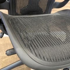 【新品総額20万円以上！】ヘッドレスト付 アーロンチェア クラシック(HermanMiller ハーマンミラー)の画像