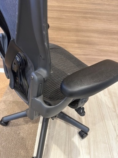 【新品総額20万円以上！】ヘッドレスト付 アーロンチェア クラシック(HermanMiller ハーマンミラー)
