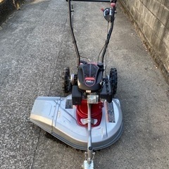 エンジン草刈機（自走式）