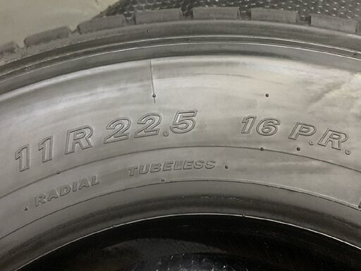 札幌発 引取OK TOYO M319 11R22.5 16PR 22.5インチ トラックタイヤ 夏タイヤ 2本 20年製 バリ溝 大型ダンプ トラック等　(TS401)